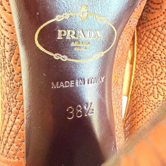 Prada Vintage Brown Leather Floral embroidered chunky heel pumps EU 38.5 - Picture 7 of 9